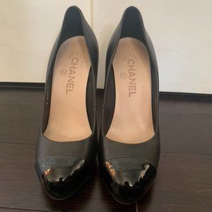 CHANEL Black Cap Top Platform Pump